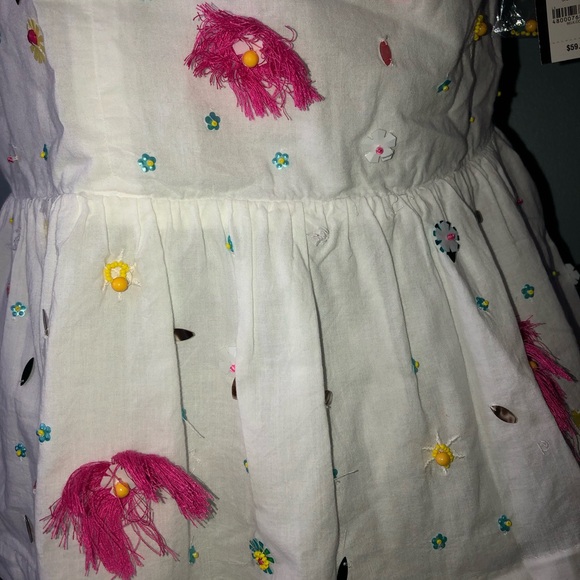 NWT Crown & Ivy White V-neck Top. Medium. Beaded front, Smocked back, Cotton. - Picture 2 of 10